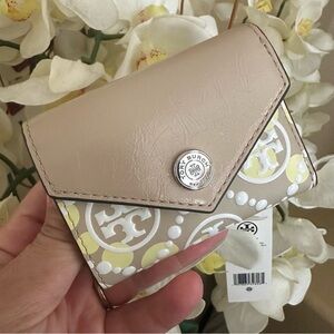 Tory Burch T MONOGRAM PRINTED LEATHER SMALL ENVELOPE WALLET